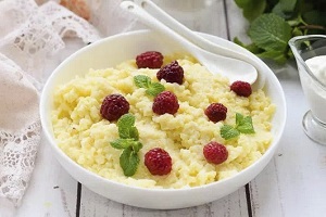 Рассыпчатая пшенная каша на молоке