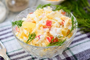 Салат с рисом и ананасом
