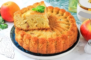 Сочный пирог с яблоками