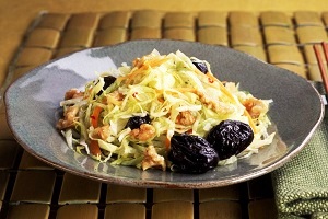 Куриный салат с яблоками