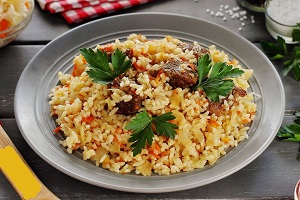 Рис с квашеной капустой и мясом