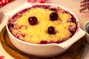 Рисовая запеканка с вишней