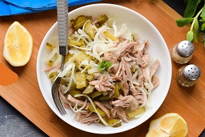 Салат из говядины с огурцом