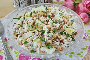 Салат из индейки с ананасом