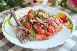 Салат из редьки зеленой