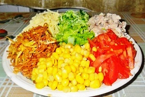Салат Королевский с курицей и кукурузой