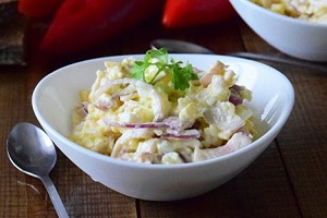 Салат с кальмаром и сметаной