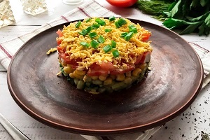 Салат Светофор с крабовыми палочками