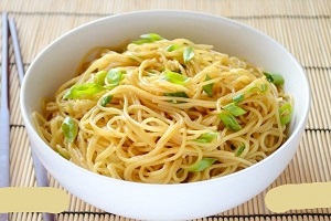 Спагетти с зеленым луком