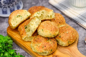 Творожные булочки с зеленью