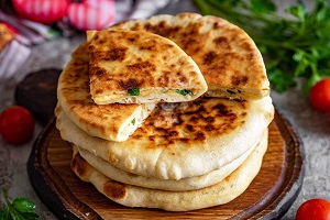 Лепешки с сыром на кефире на сковороде