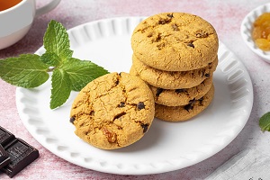 Овсяное печенье с изюмом и шоколадом