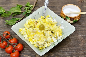 Салат из кальмаров и мидий