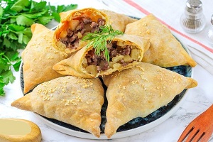Самса с фаршем и картошкой