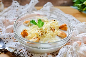 Швейцарский молочный суп с сыром