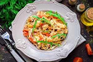 Тайский салат с морепродуктами