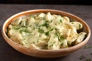 Тушеная куриная грудка в кефире