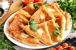 Жареная слоеная самса с мясом