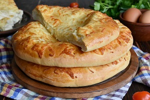 Хачапури по-мегрельски с сулугуни
