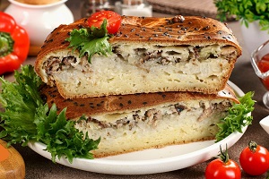 Пирог с сайрой и рисом