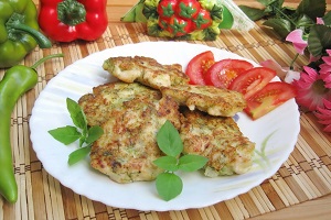 Рубленые куриные котлеты с кабачком