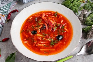 Сборная мясная солянка в мультиварке