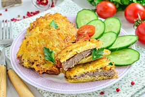 Свиные отбивные в картофельном кляре на сковороде