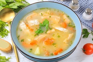 Уха из брюшек семги с пшеном