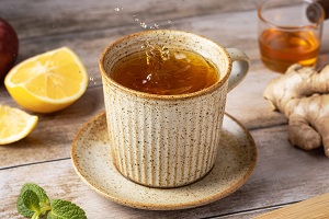 Чай с имбирем лимоном и яблоками