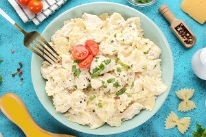 Фарфалле с курицей в сливочном соусе