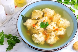 Клецки из куриного филе с луком