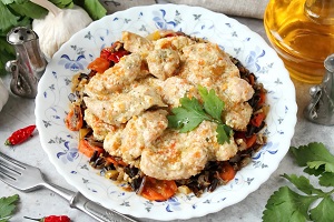 Куриные грудки в сливочном соусе в мультиварке