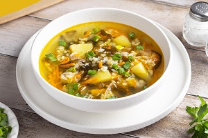 Овощной суп с рисом и морской капустой