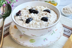 Овсянка с черносливом