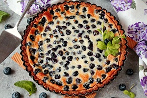 Песочный пирог с голубикой