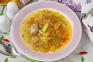Щи из молодой капусты с курицей