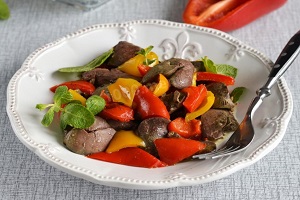 Куриная печень с болгарским перцем