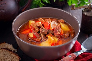 Гуляш из говядины по-венгерски