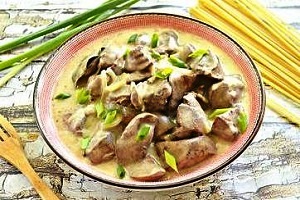 Гуляш в сливочном соусе