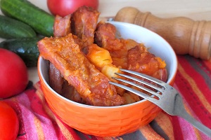 Картошка в мультиварке с копчеными ребрышками