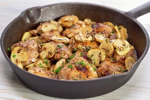 Бедра с грибами в духовке