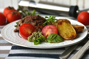 Куриные бедра в ореховом песто