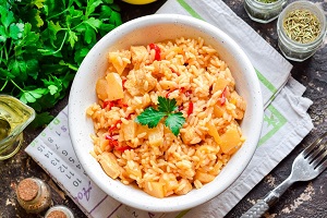 Плов с курицей и ананасом