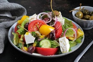 Салат Греческий с каперсами