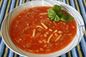 Томатный суп с кальмарами