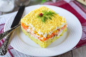 Салат Мимоза с кукурузой