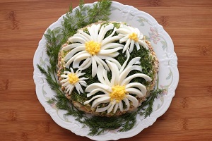 Салат Ромашковое поле