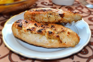 Куриная грудка на углях