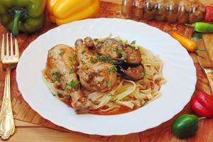 Куриные голени с баклажанами в соево-медовом соусе