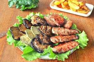 Мясо с овощами на гриле